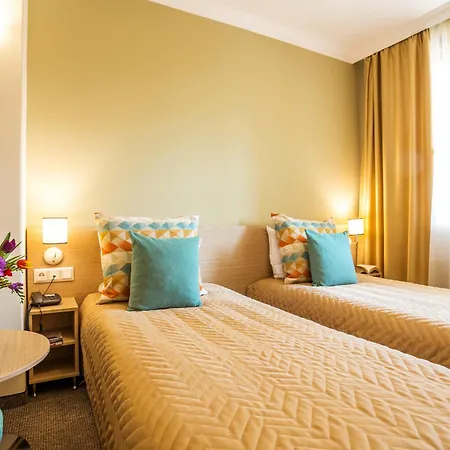 Geneva 4*