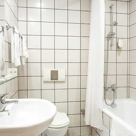 Hotel Geneva 4*