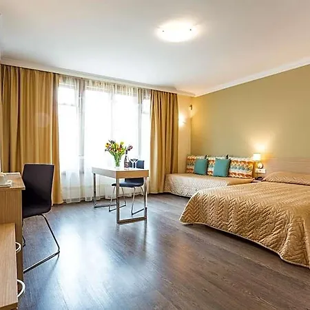 Otel Geneva 4*