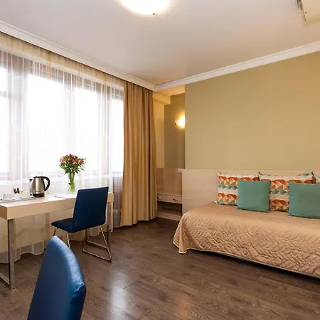 ホテル Geneva 4*
