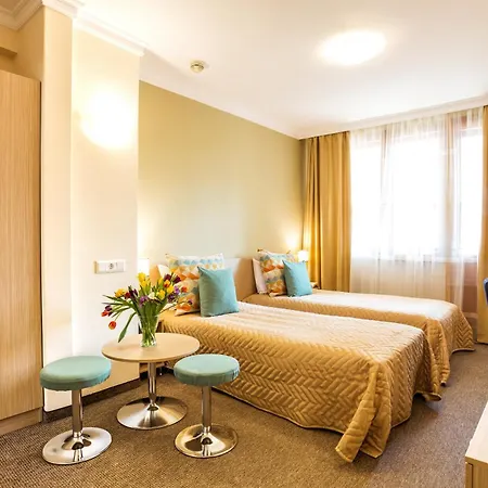 酒店 吉尼瓦酒店 4*