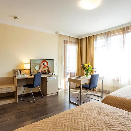 吉尼瓦酒店 酒店